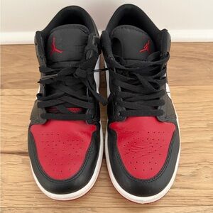 Nike | Air Jordan 1 Low Alternate Royal Toe Sneakers